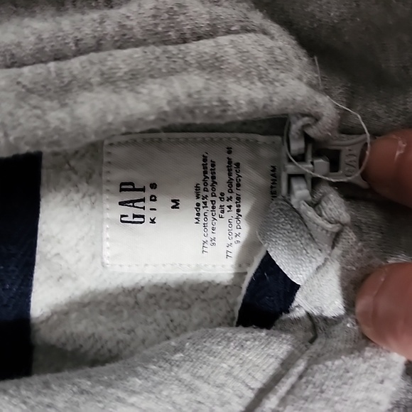 Gap boys tracksuit. - Picture 2 of 5